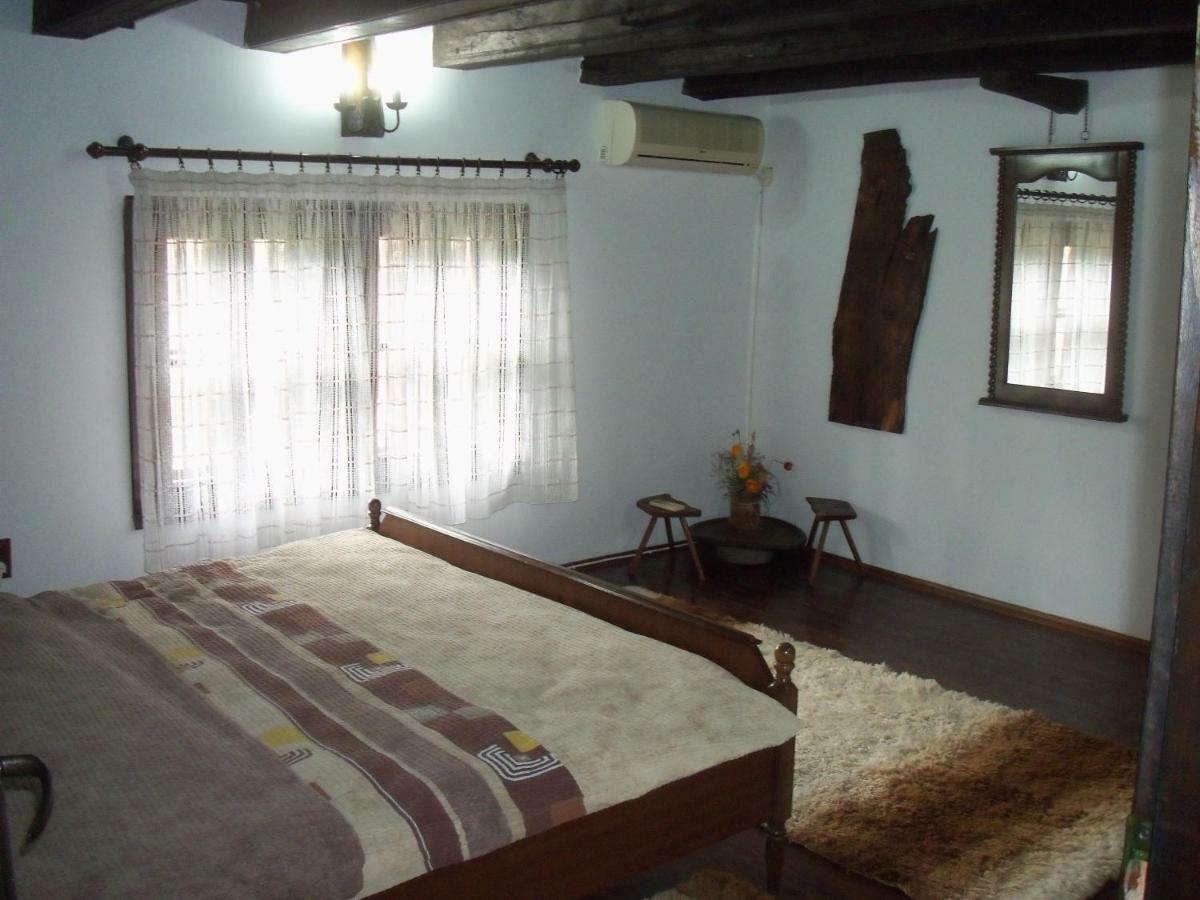 Митровата Къща Villa Raynovtsi Ngoại thất bức ảnh